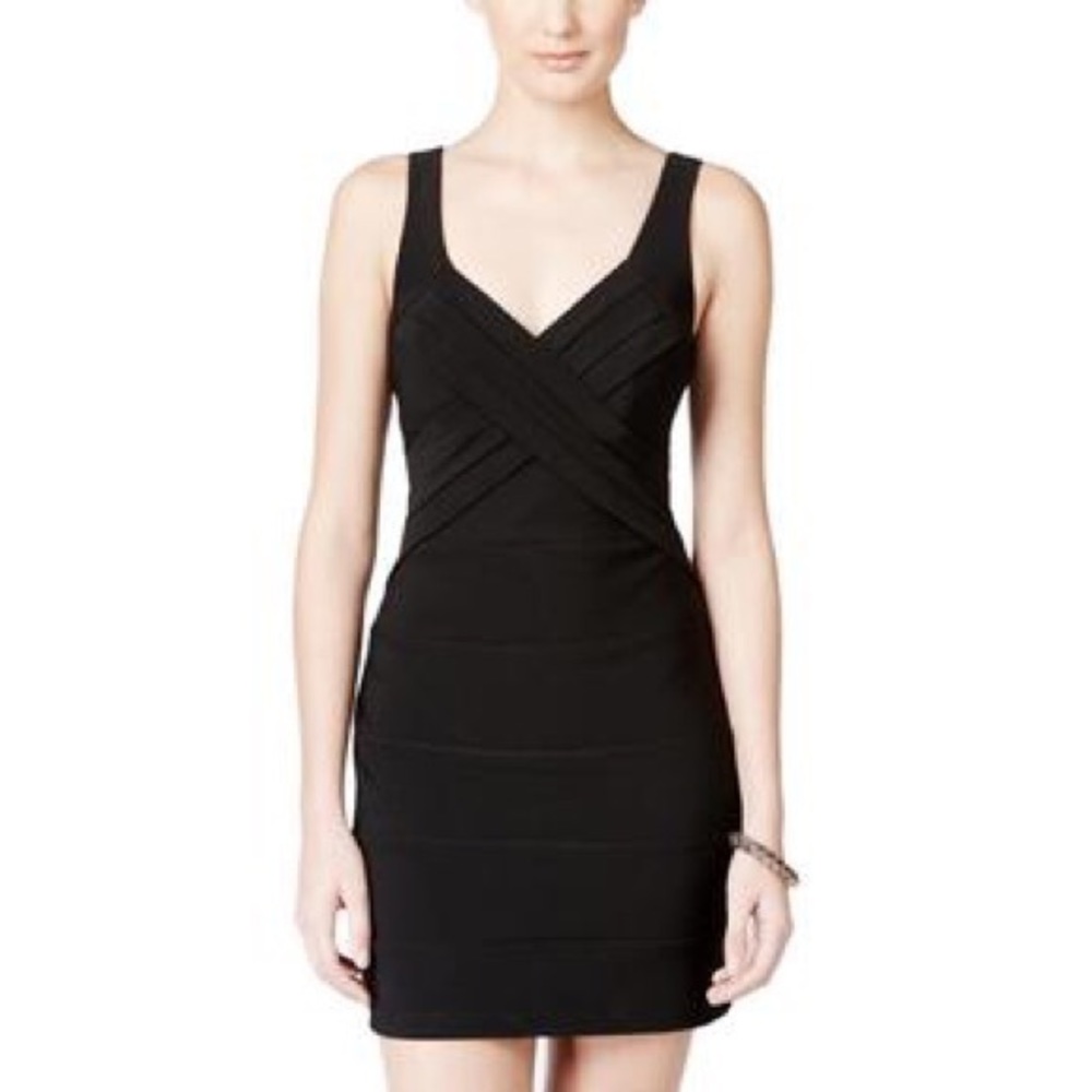 {emerald sundae} 🆕 little black dress